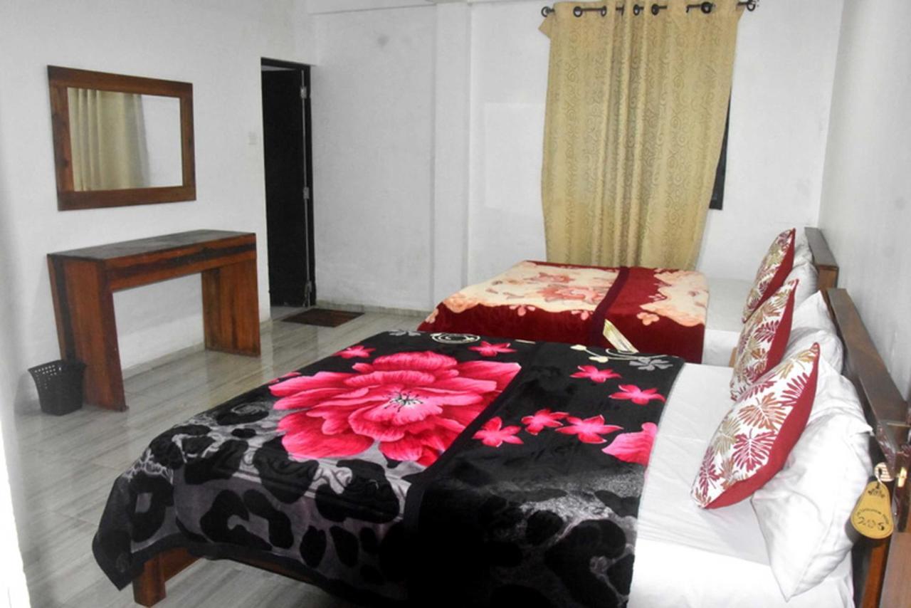 Unique View Nuwaraeliya Hotel นูวาราเอลิยา ภายนอก รูปภาพ