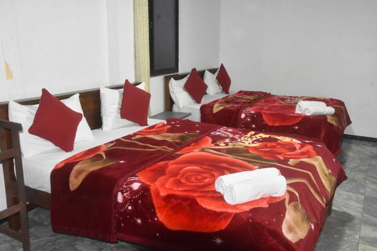 Unique View Nuwaraeliya Hotel นูวาราเอลิยา ภายนอก รูปภาพ