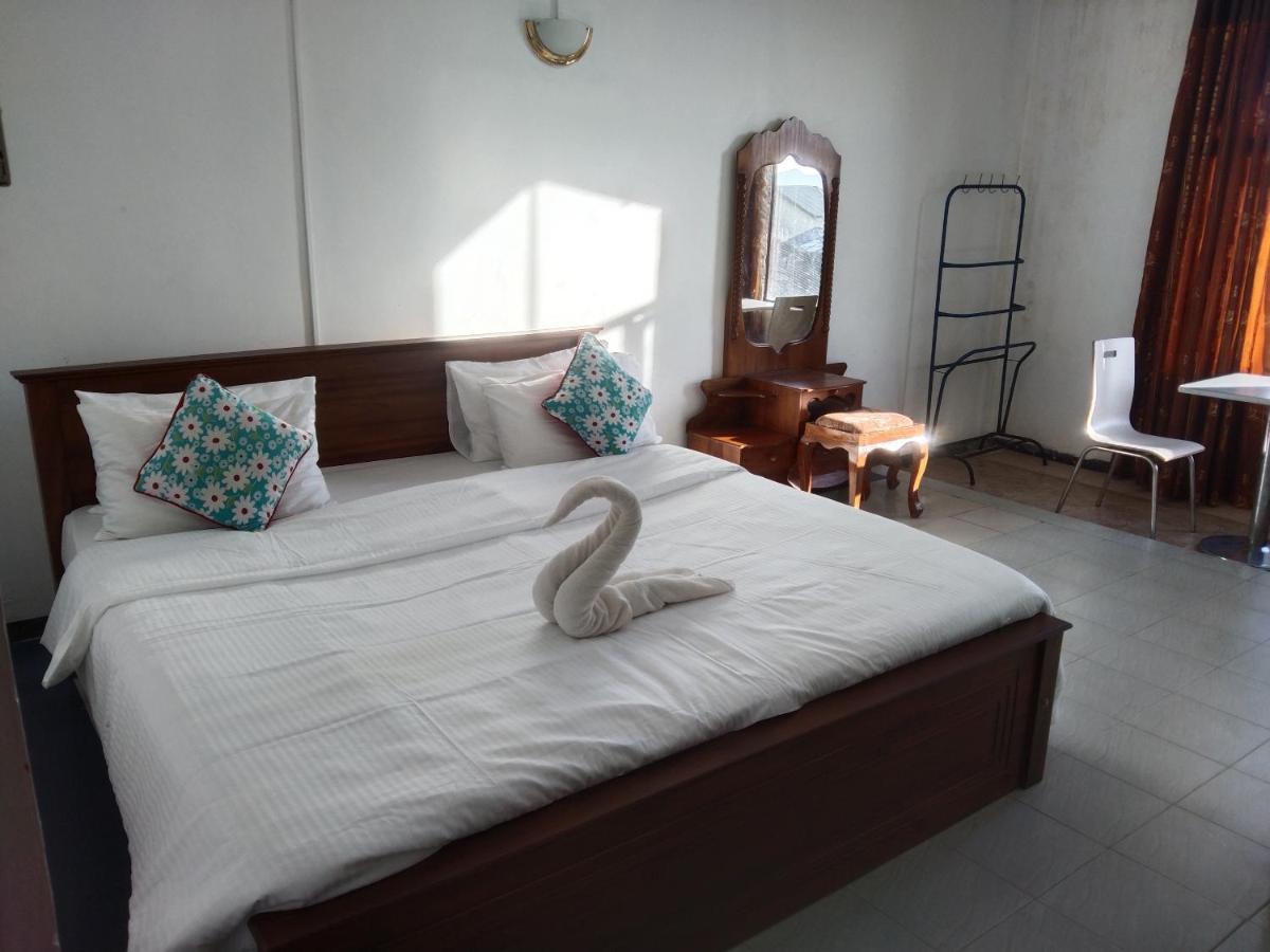 Unique View Nuwaraeliya Hotel นูวาราเอลิยา ภายนอก รูปภาพ