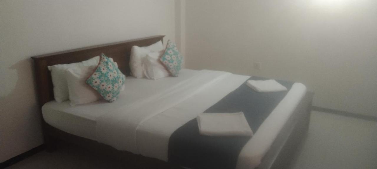 Unique View Nuwaraeliya Hotel นูวาราเอลิยา ภายนอก รูปภาพ