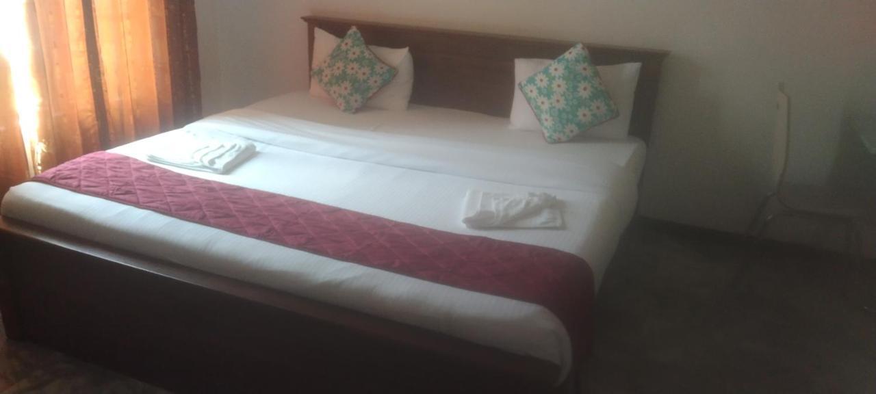 Unique View Nuwaraeliya Hotel นูวาราเอลิยา ภายนอก รูปภาพ