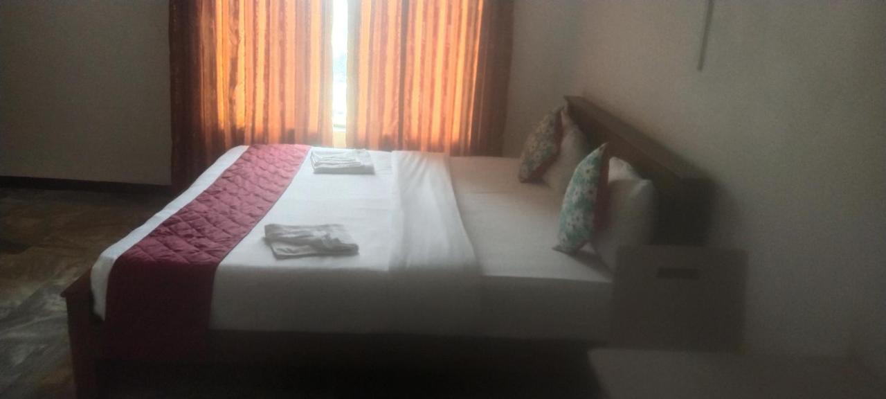 Unique View Nuwaraeliya Hotel นูวาราเอลิยา ภายนอก รูปภาพ